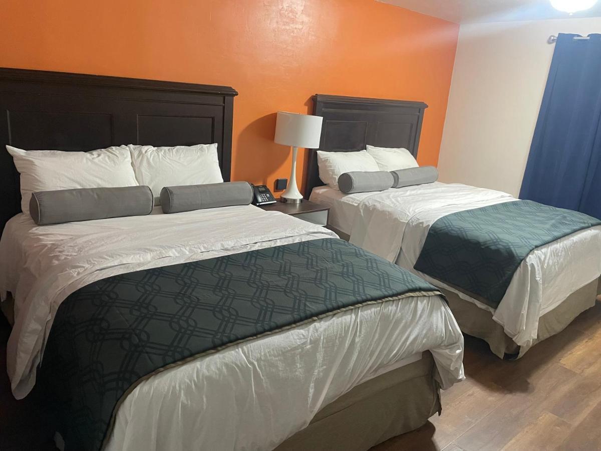 פקוס B&J Hotel And Apartments מראה חיצוני תמונה