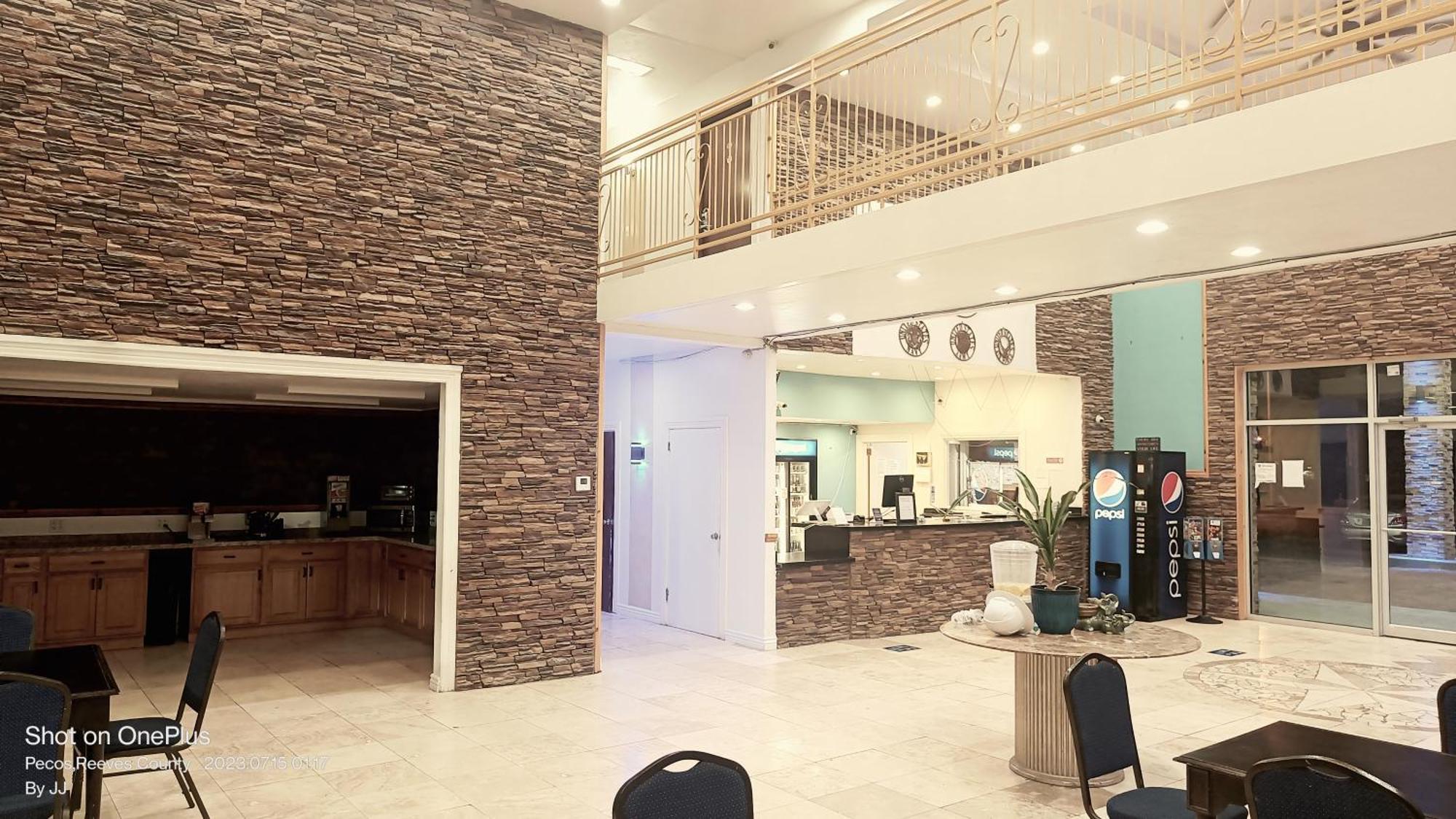 פקוס B&J Hotel And Apartments מראה חיצוני תמונה