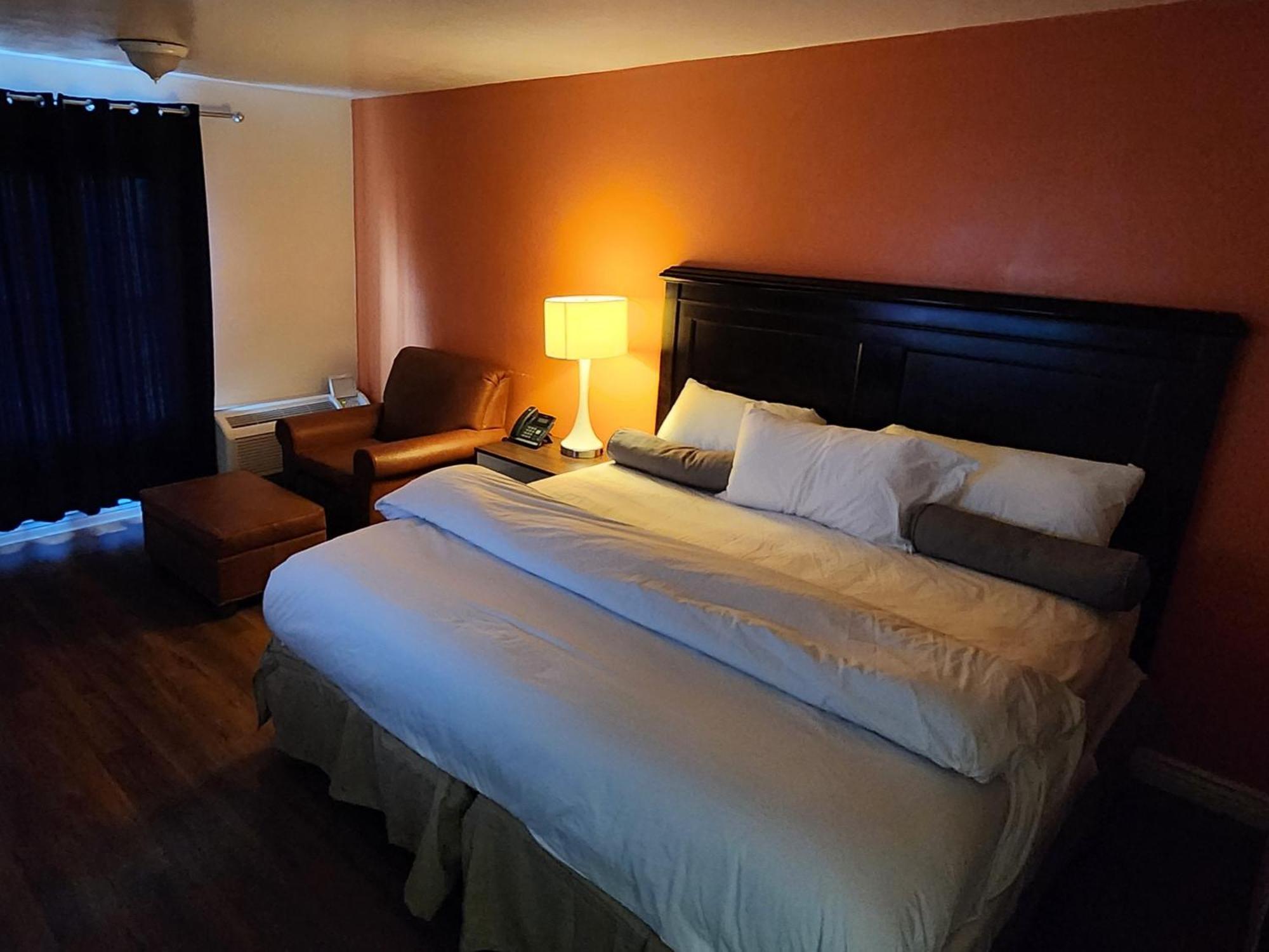 פקוס B&J Hotel And Apartments מראה חיצוני תמונה