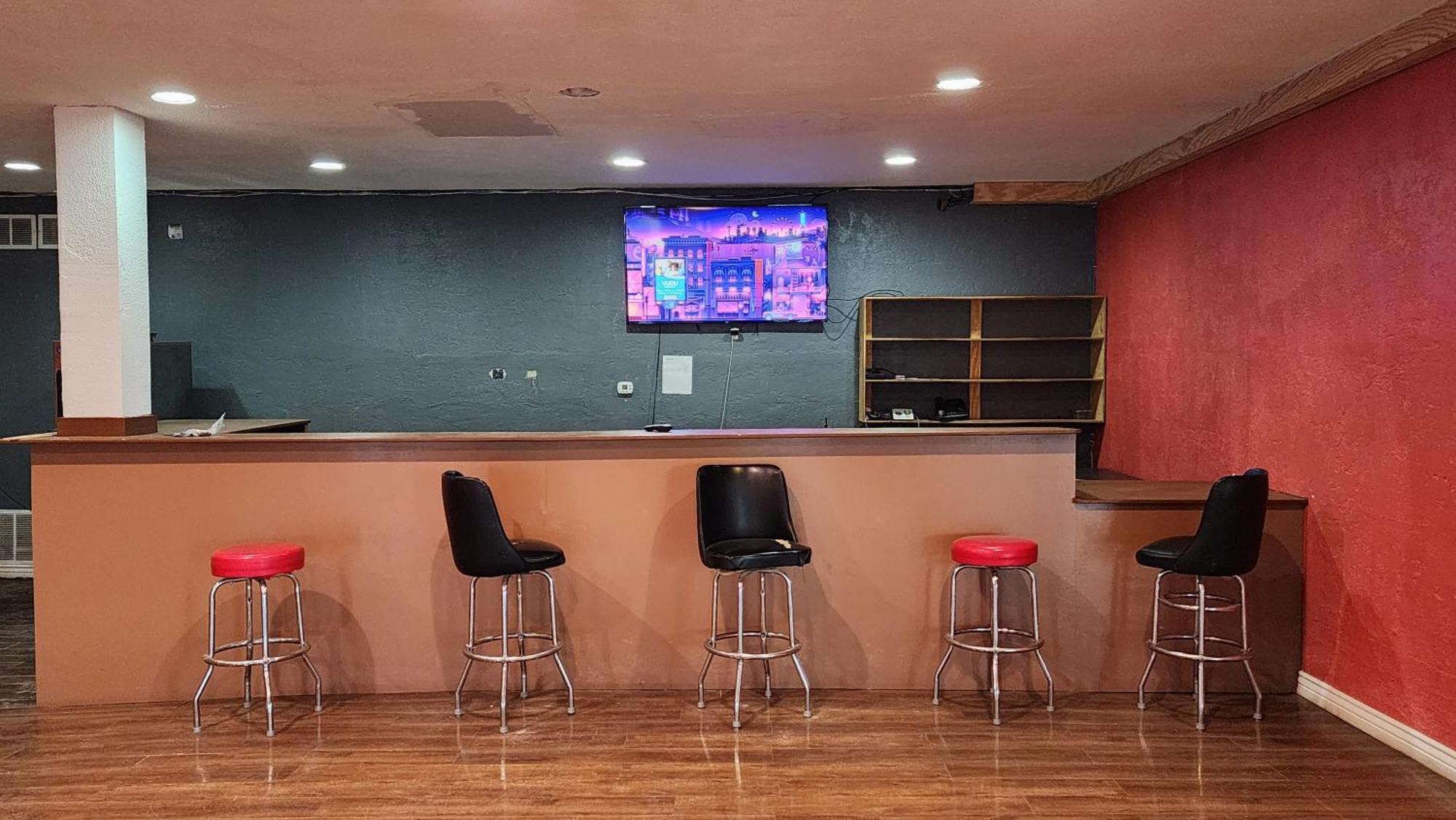 פקוס B&J Hotel And Apartments מראה חיצוני תמונה